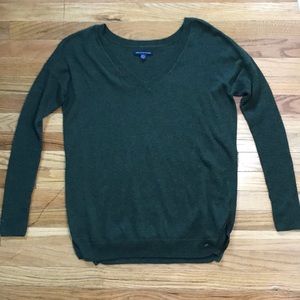 AEO dark green v-neck sweater